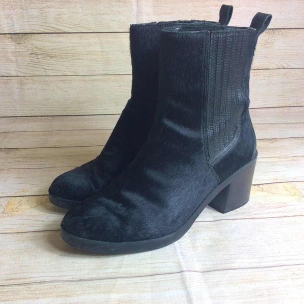 Ugg Camden exotic black hair on hide heeled boots. Leather. Size 10
